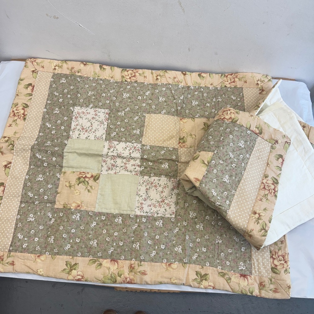 Patchwork Quilted pillowcase 2pc set shams floral patchwork Green White Cream